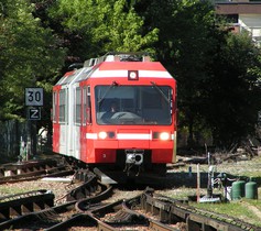 Le 15 août 2006, la Z 805/806, en provenance du Fayet, entre en gare de Chamonix.