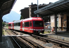 Le 17 août 2006, cette rame Z 850 en provenance du Fayet entre en gare de Chamonix.