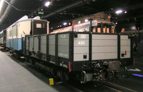 Wagon tombereau ETf 420 (PLM) / ZS 10420 (SNCF), attelé au fourgon automoteur Z 209 au musée de Mulhouse.