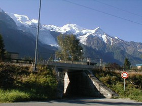 Nouveau pont en béton aux Moussoux.