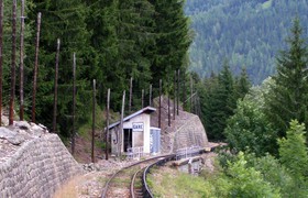 Ce panneau <em>GARE</em> annonce la gare d’Argentière.