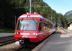 Le 14 août 2006, la Z 805/806 arrive de Martigny en gare du Châtelard, pantographe levé, prête à assurer l’interconnexion.