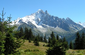 L’Aiguille verte et les Drus, depuis la Charlanon.