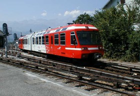 La gare du Fayet est divisée à elle seule en plusieurs cantons.