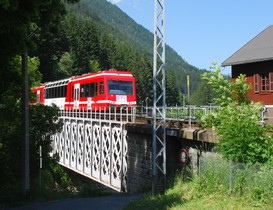 Une rame Z 850 franchit le pont de Piralotaz.