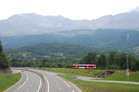 Après une rude montée de 90 mm/m, les pentes deviennent plus douces à l’approche de Servoz.
