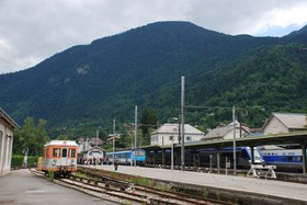Au Fayet, une Z2, une Z 27500 et un TGV Duplex viennent rendre visite au Z 691.