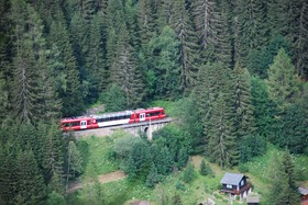 Une Z 850 entre les Tines et Argentière.