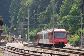 La gare du Châtelard-Frontière dispose de trois voies à quai et de plusieurs voies de service.