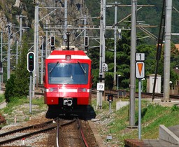 Une Z 800 quitte Martigny en direction de Vernayaz.
