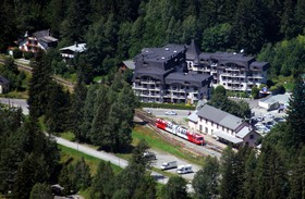 En 2011, une Z 800 marque l’arrêt en gare d’Argentière.