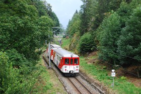 Une BDeh 4/4 descend vers les Marécottes.