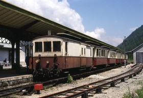 Z 200 en livrée rouge et crème à Vallorcine.