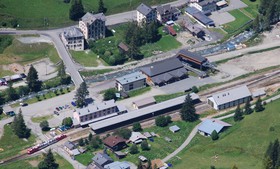 Une rame Z 800 s’apprête à entrer en gare de Vallorcine.