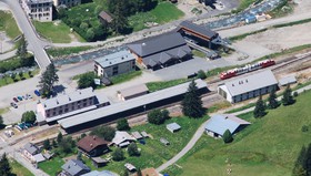 La gare de Vallorcine est dotée d’un hangar fermé, qui sert régulièrement à entreposer du matériel.