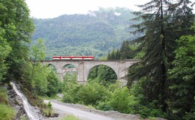 En juin 2007, une UM de deux Z 600 franchit le viaduc Sainte-Marie.