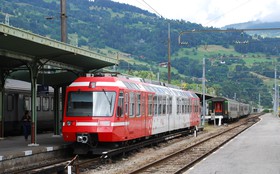 Au Fayet, le matériel métrique côtoie des TER, trains Corail, et même quelques TGV.
