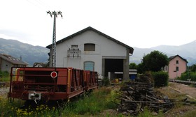 L’ancienne halle à marchandises de Chedde a été reconvertie en sous-station.