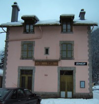 Bâtiment voyageurs des Tines.