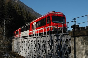 En février 2008, une UM composée de la Z 851 et de la Z 853 franchit le pont de Piralotaz.