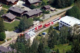 Gros plan sur la gare des Tines et son évitement.